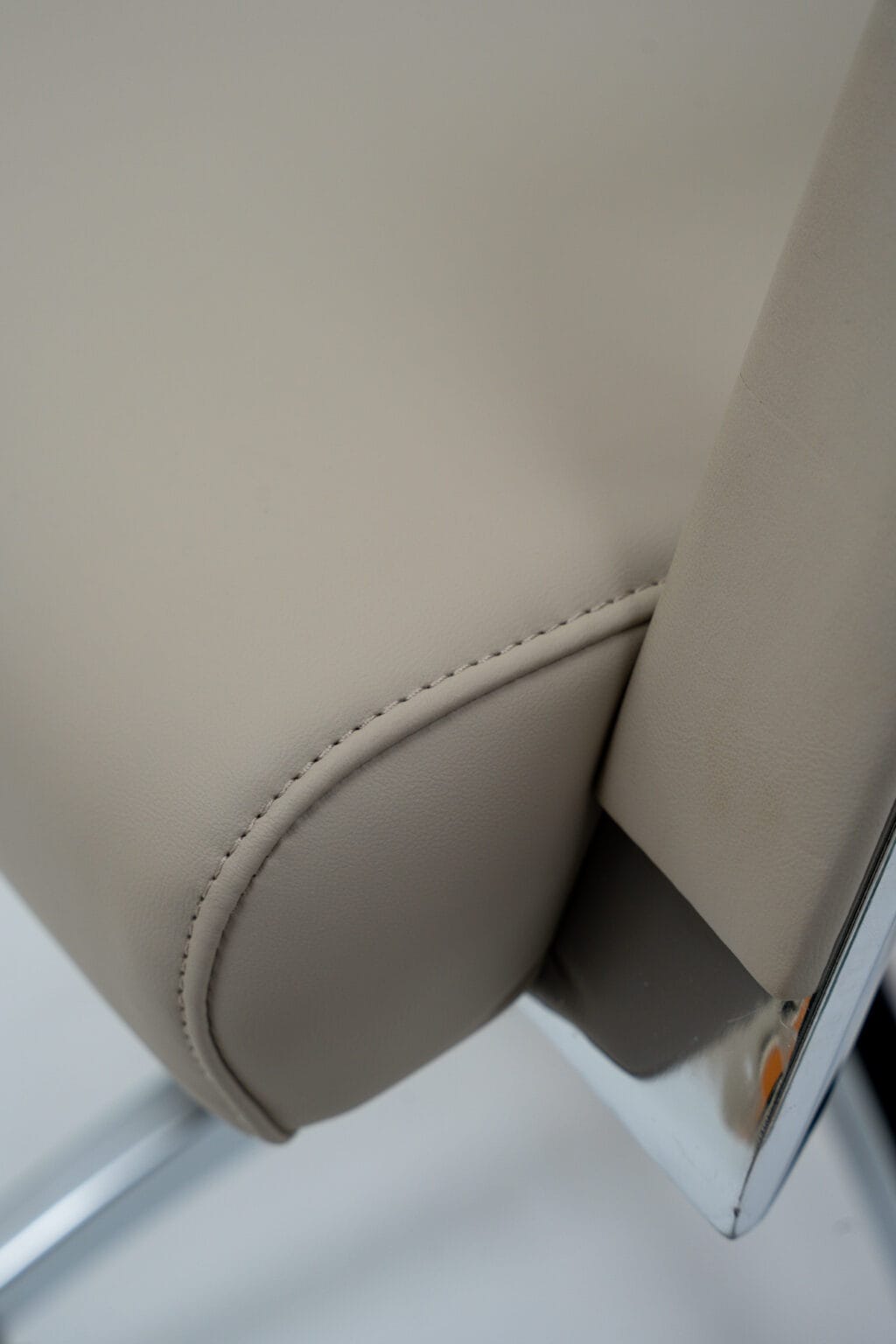 Ozlo Chair - Image 20