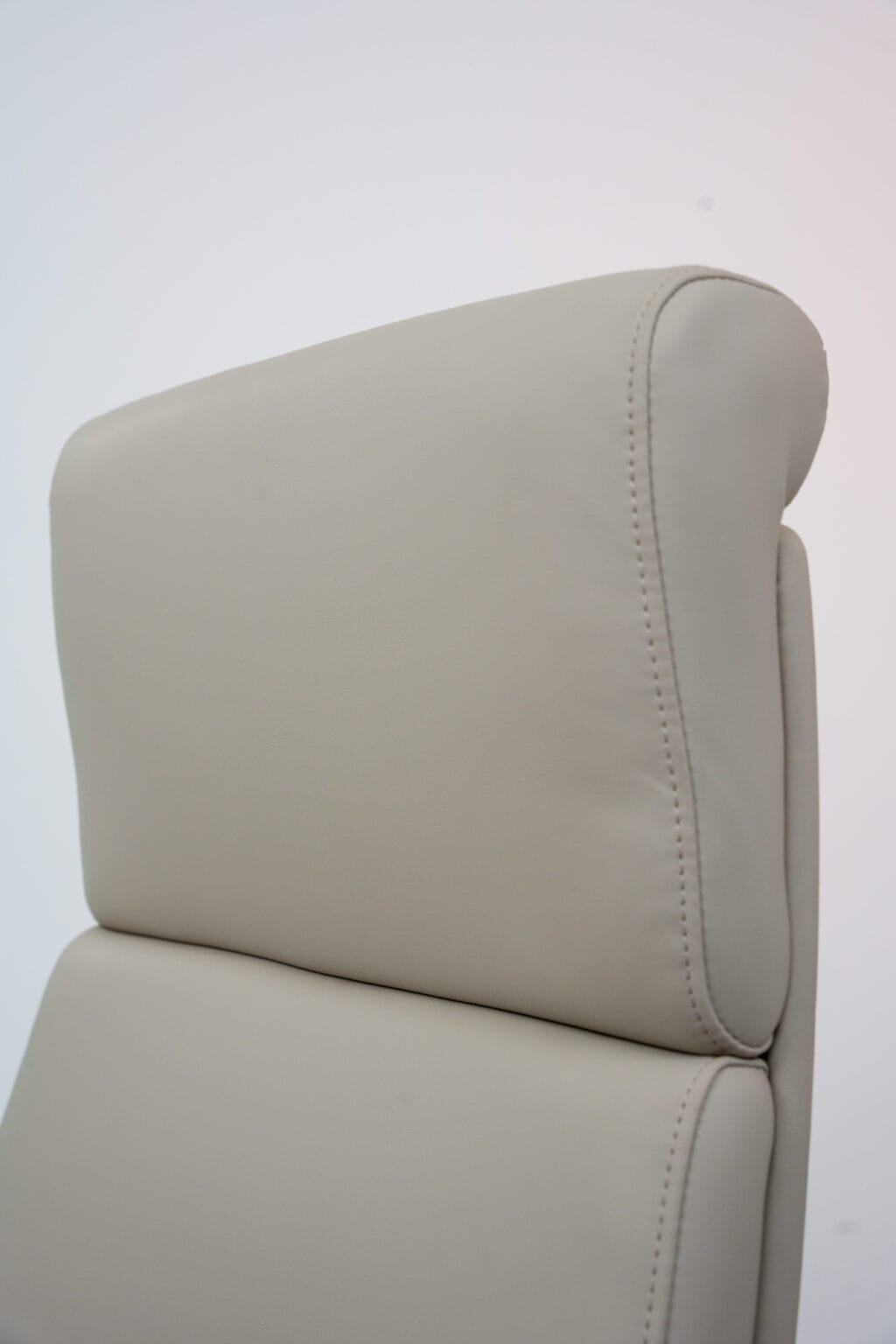 Ozlo Chair - Image 21