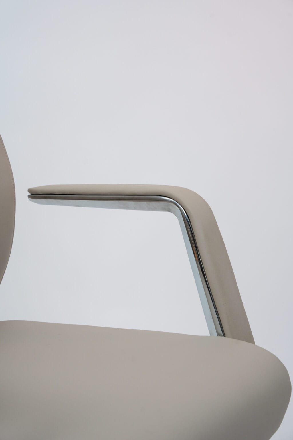 Ozlo Chair - Image 22