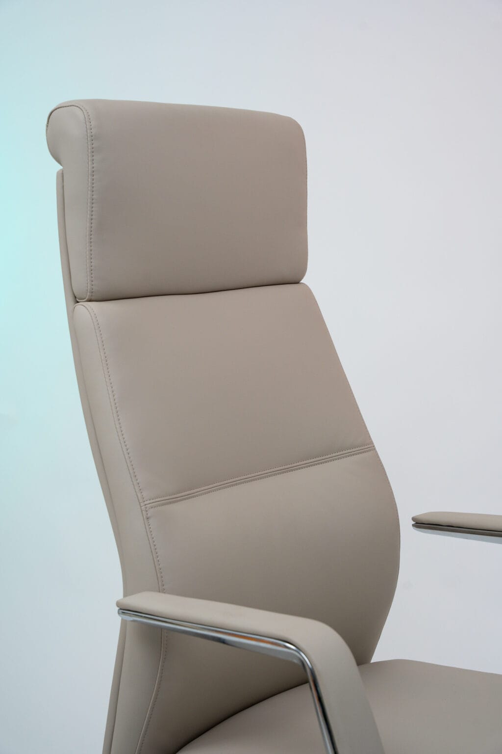 Ozlo Chair - Image 23