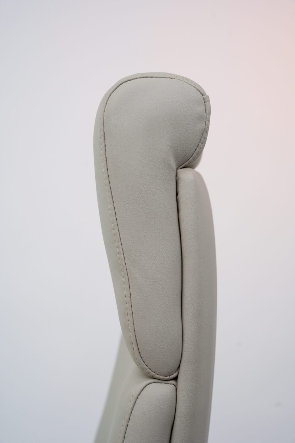 Ozlo Chair - Image 24